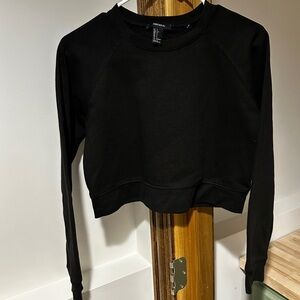 Forever 21 Black Cropped Sweatshirt